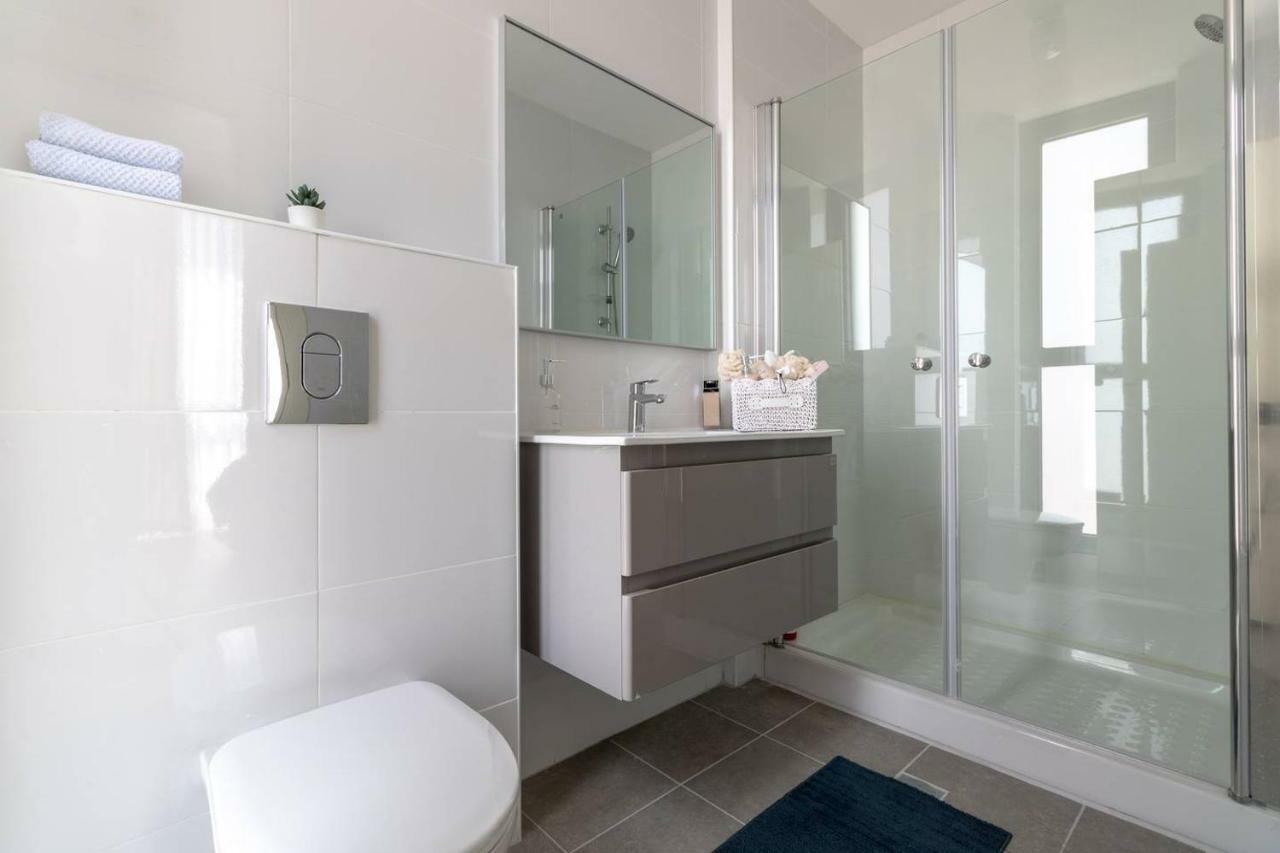 Magical 2Br/Parking With Amazing View, City Center エルサレム エクステリア 写真