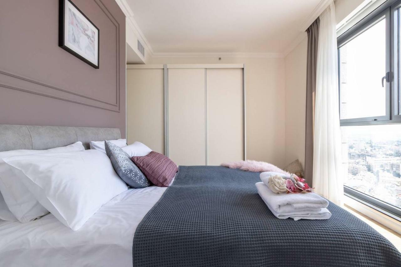 Magical 2Br/Parking With Amazing View, City Center エルサレム エクステリア 写真