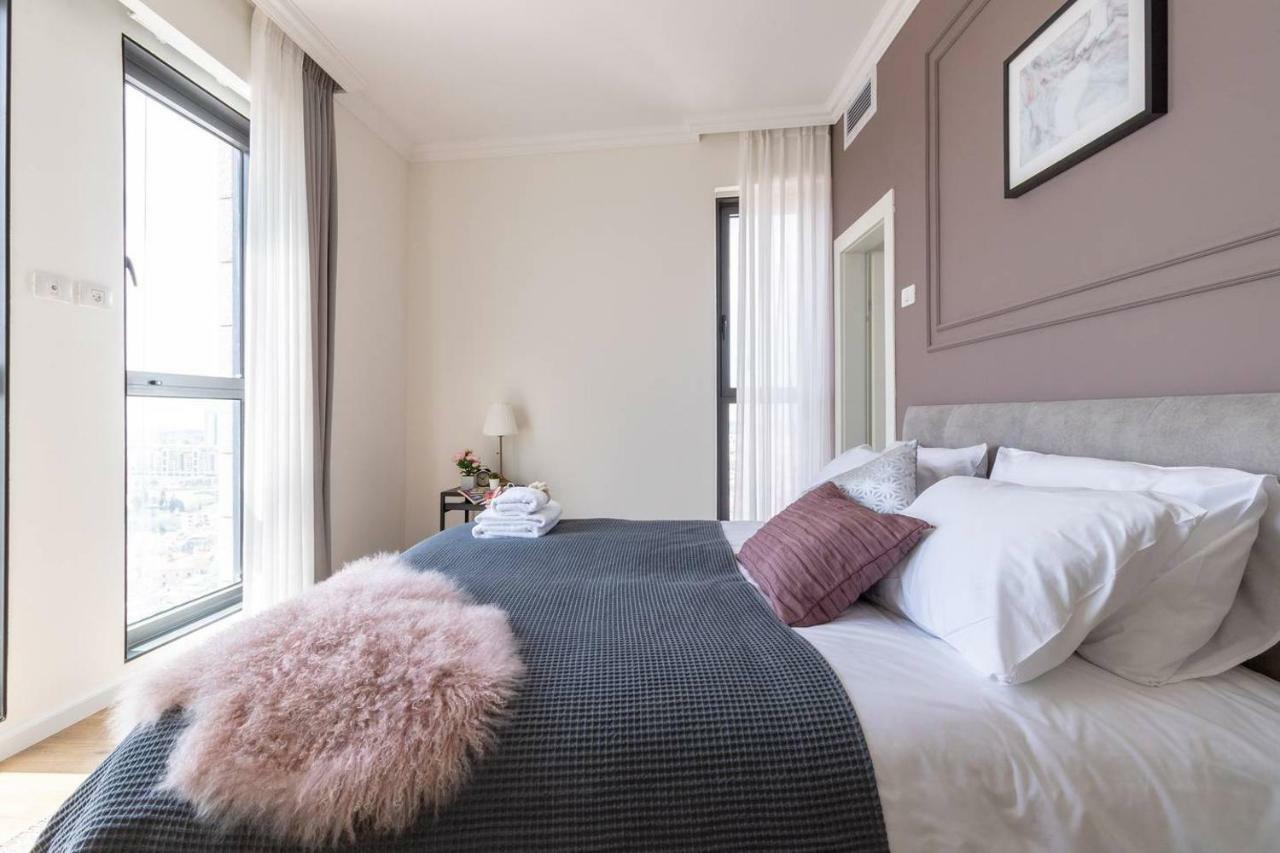 Magical 2Br/Parking With Amazing View, City Center エルサレム エクステリア 写真