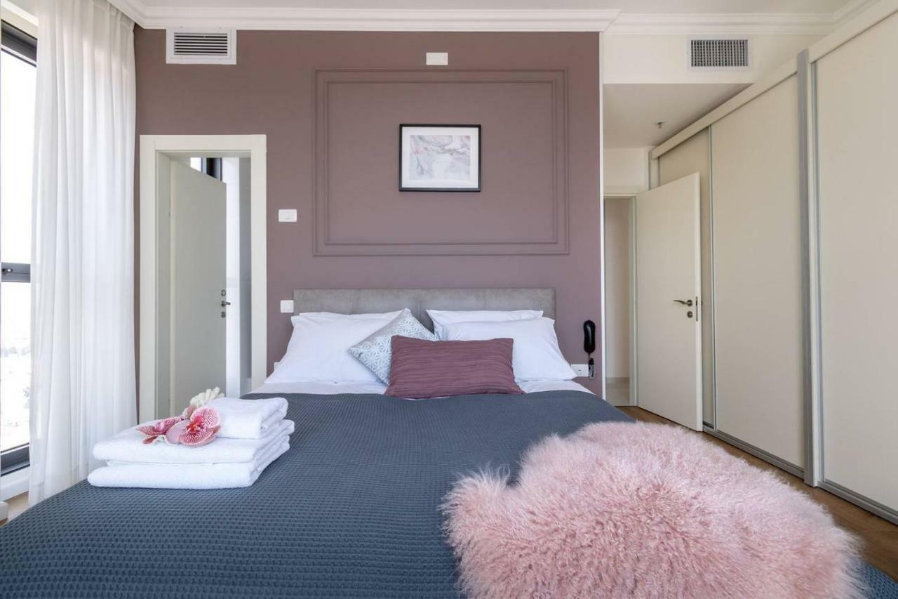 Magical 2Br/Parking With Amazing View, City Center エルサレム エクステリア 写真