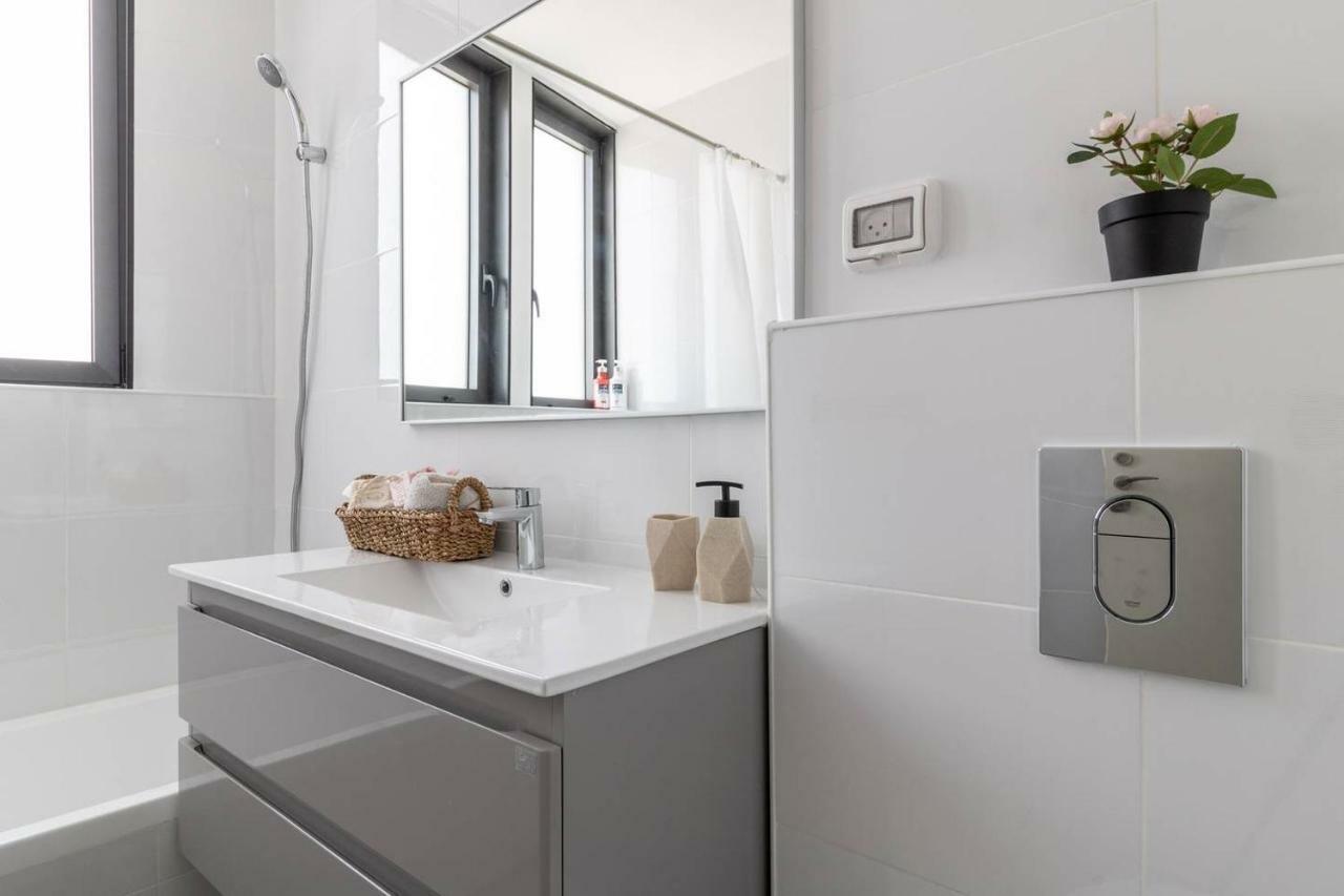 Magical 2Br/Parking With Amazing View, City Center エルサレム エクステリア 写真