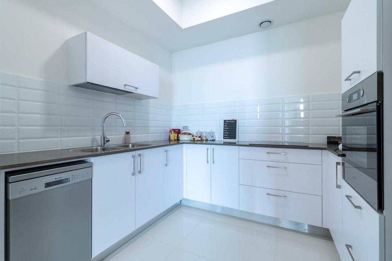 Magical 2Br/Parking With Amazing View, City Center エルサレム エクステリア 写真