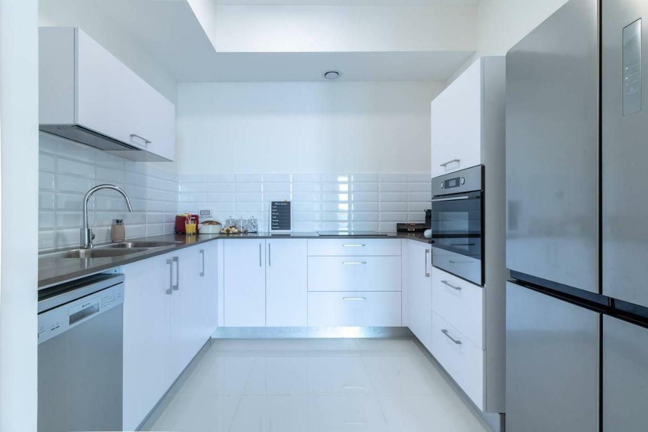 Magical 2Br/Parking With Amazing View, City Center エルサレム エクステリア 写真
